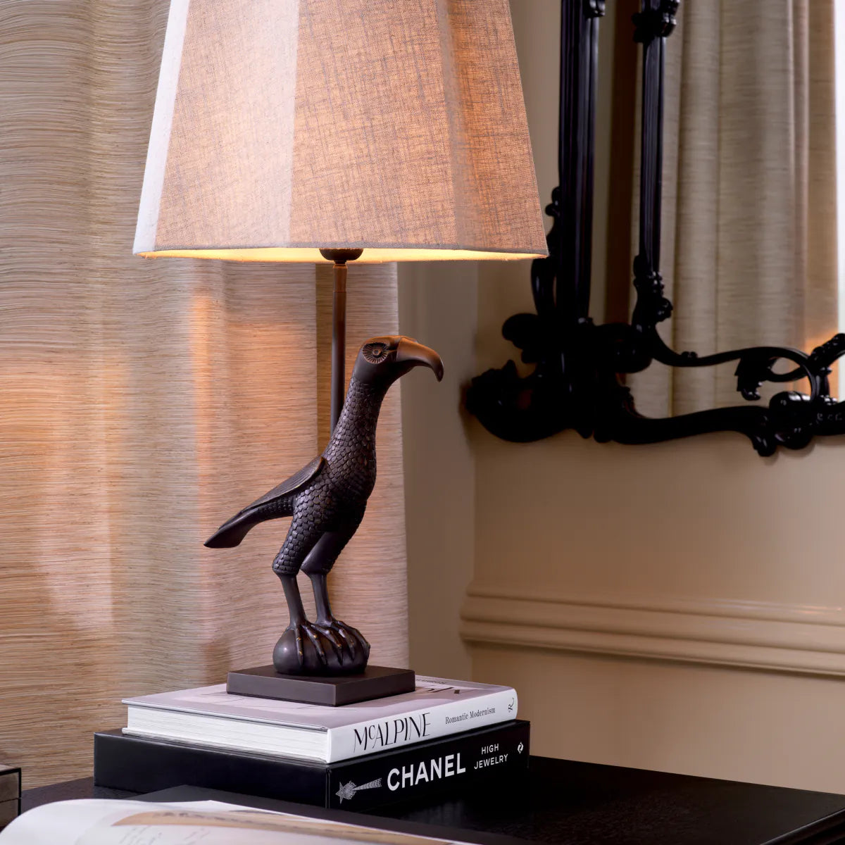 The MET x Eichholtz table lamp Falcon